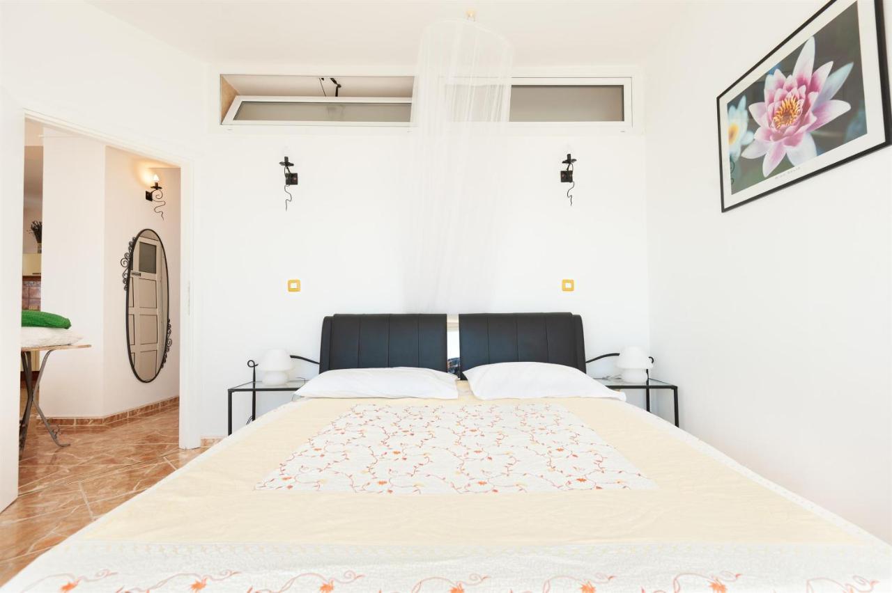 Apartments Gordana Lokva Rogoznica Buitenkant foto
