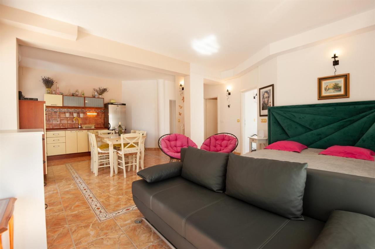Apartments Gordana Lokva Rogoznica Buitenkant foto