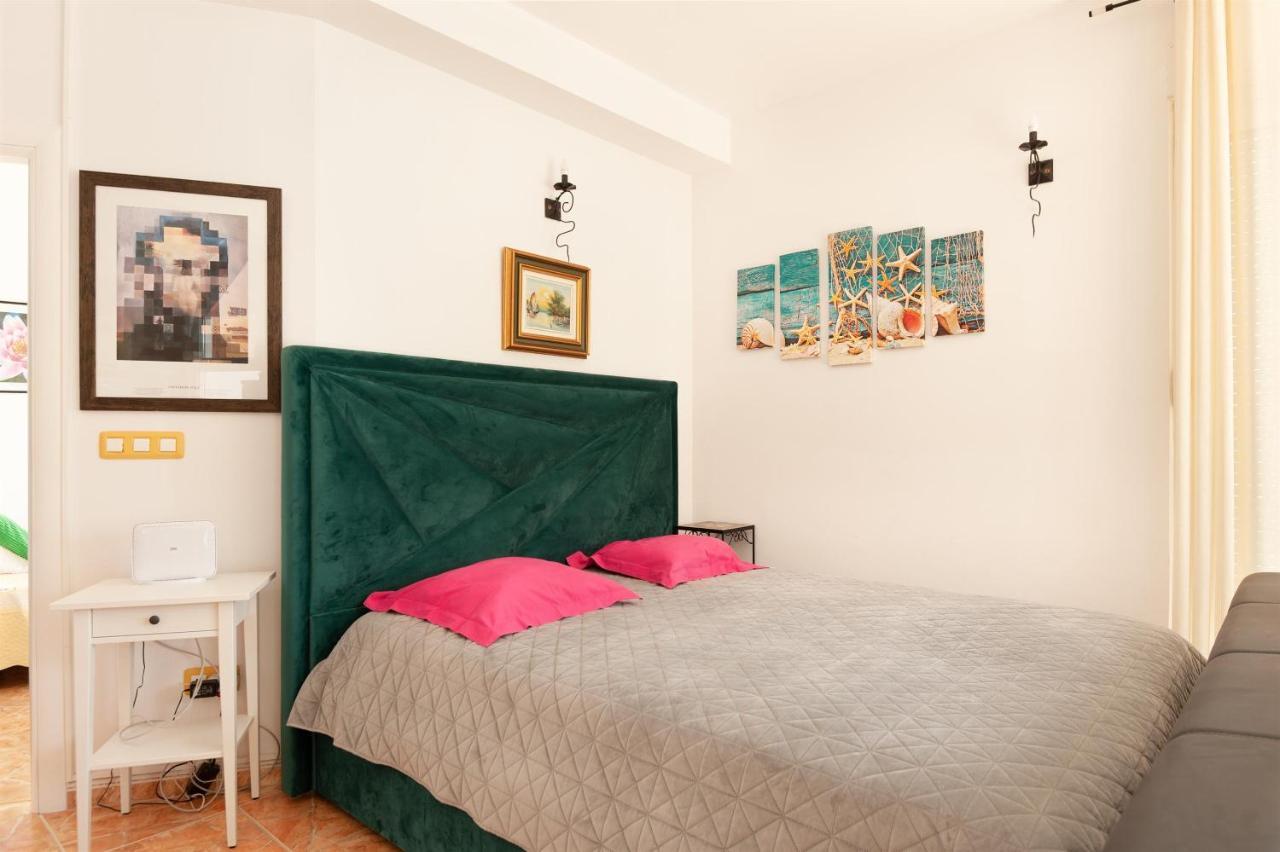Apartments Gordana Lokva Rogoznica Buitenkant foto